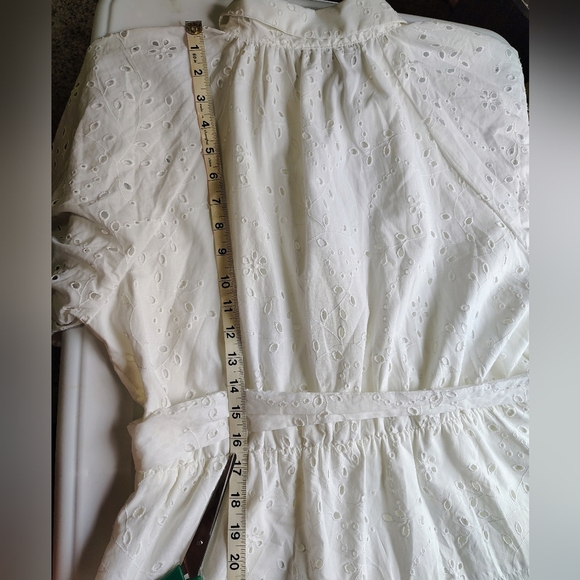 button-tie front eyelet flared dress, cotton raglan Puff sleeves, size L. - Picture 15 of 16